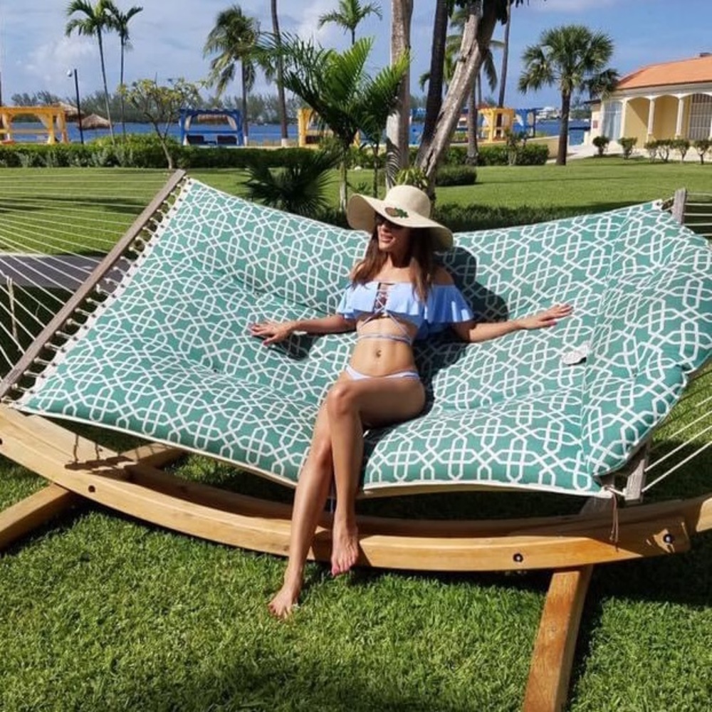 Bikini - Picture 3 of 3